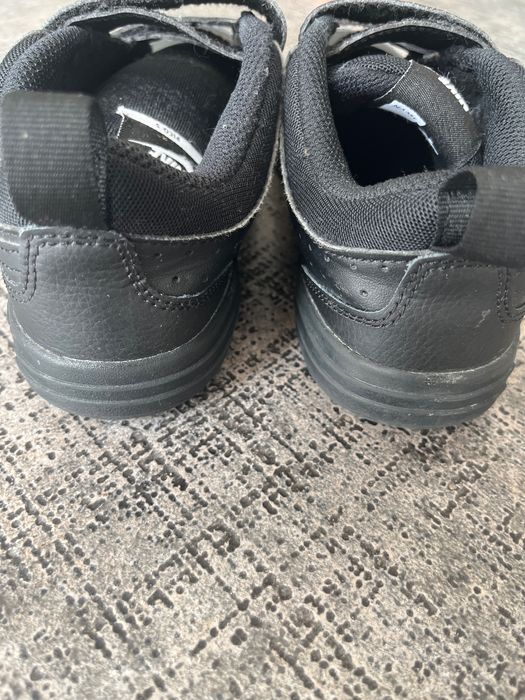 Маратонки Nike р.34