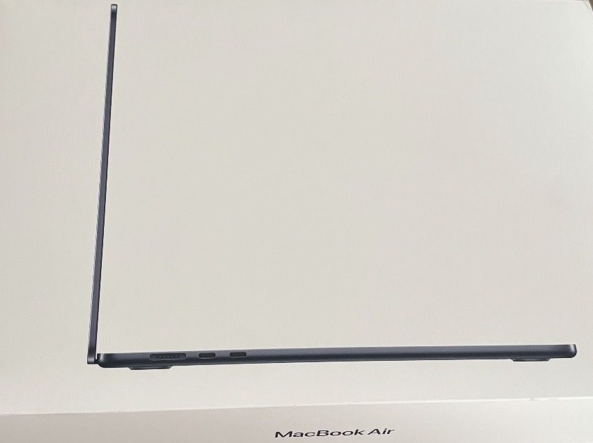 НОВ Apple MacBook Air 15" M4 16RAM 256SSD Midnight ГАРАНЦИЯ