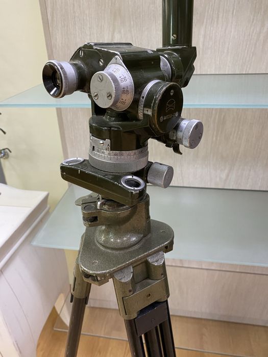 Guniometru, Periscop, Trepied Militare