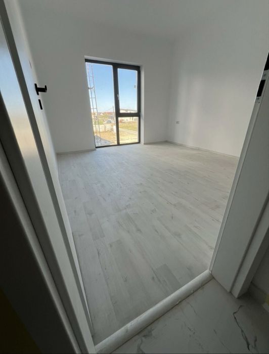 Vand apartament decomandat pe Calea Urseni