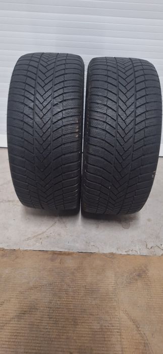 2бр 245 45 17 Bridgestone blizzak lm005