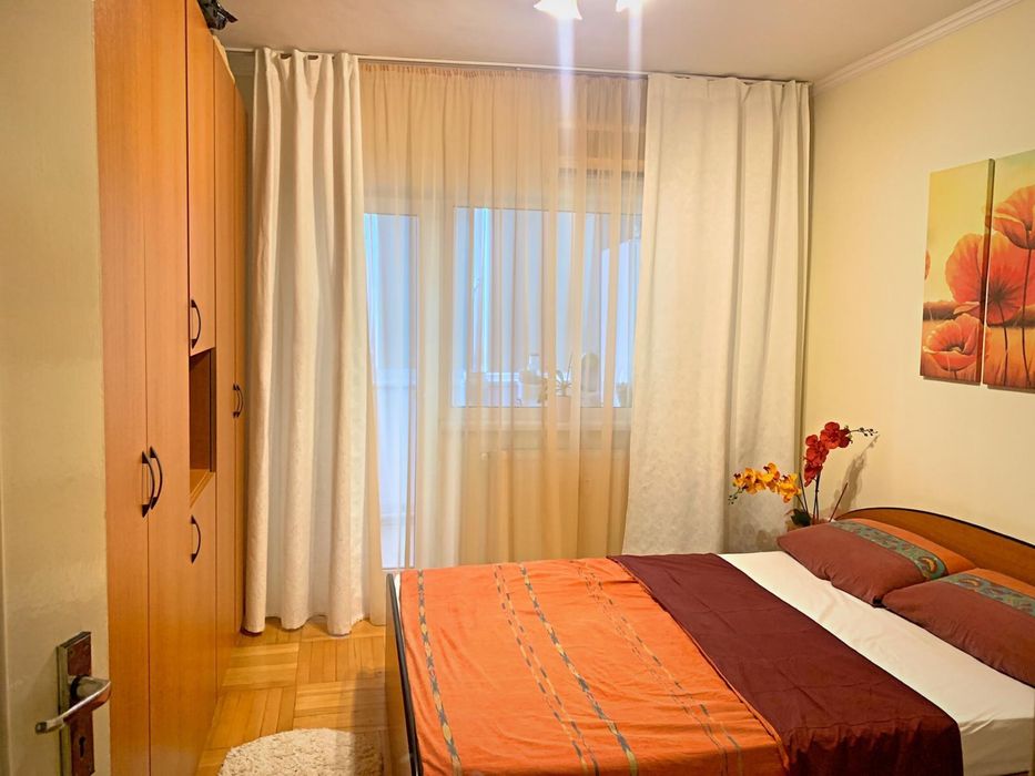 Vand apatatament in centru Devei