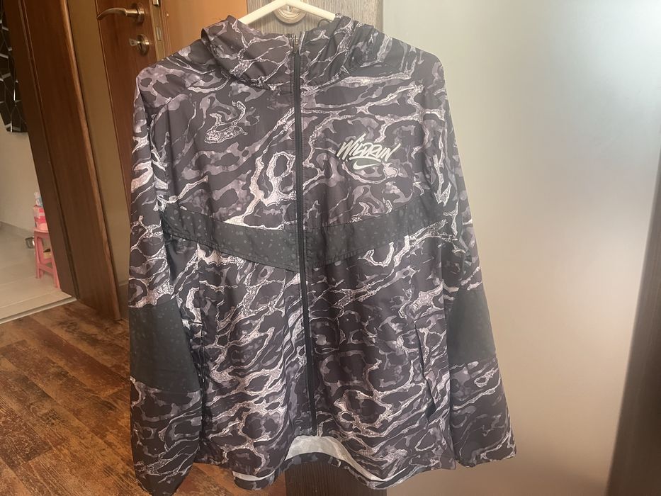 Nike яке за бягане