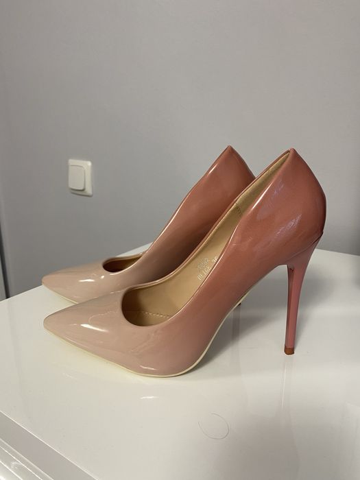 Pantofi eleganti stileto