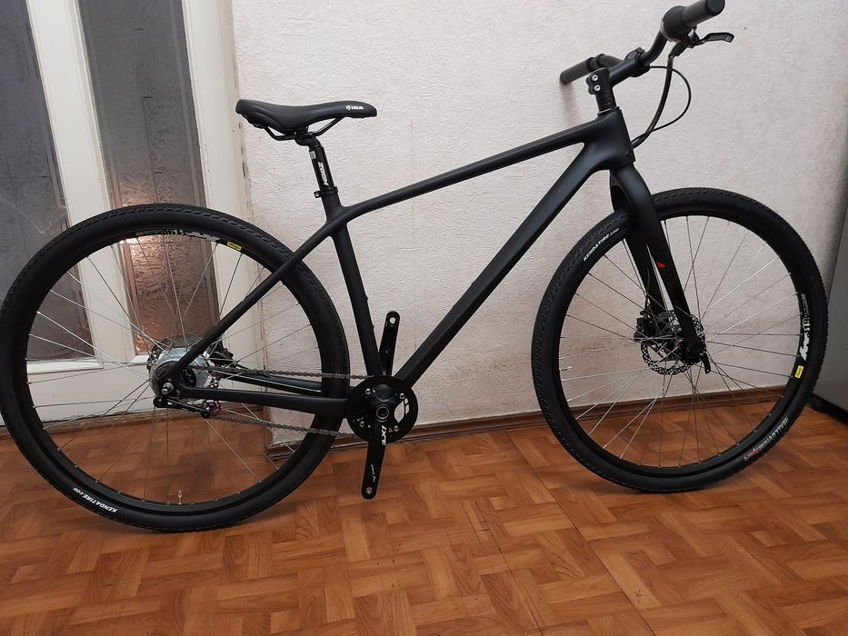 Карбоновый, с планетаркой Shimano 8 скорость