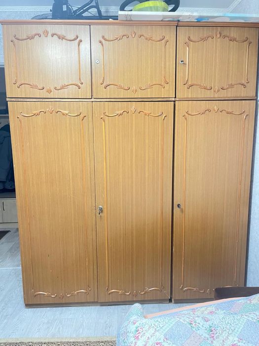 Продам недорого шкаф