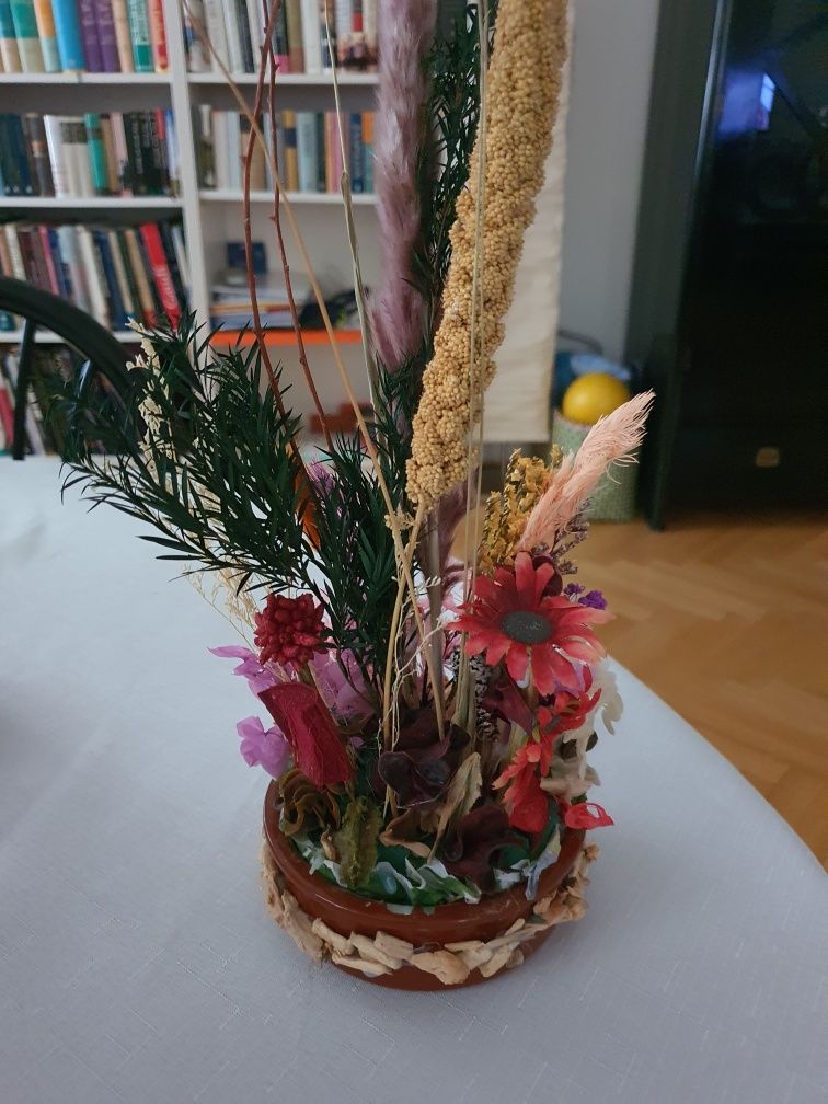 Decoratiuni, aranjamente florale artificiale