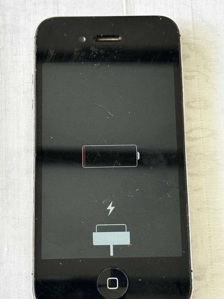Vând iPhone 4s 8 GB