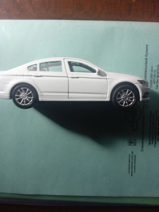 Машинка-моделька Wolts Vagen Passat