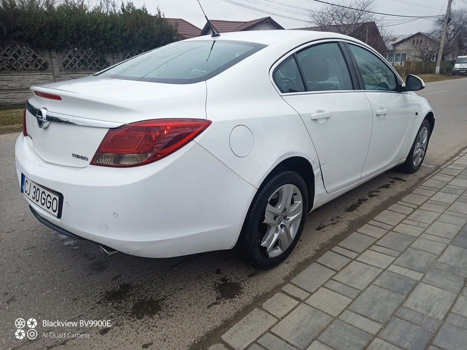 Dezmembrez Opel insignia 2010 2.0 benzina 220 HP avariat