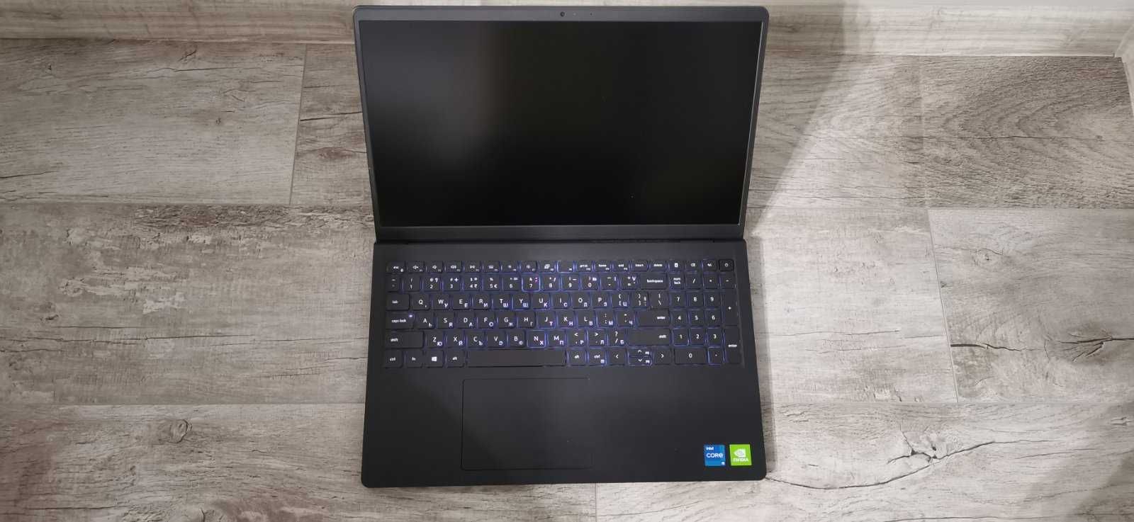 Dell Vostro 15 3510 със включена охлаждаща подложка DeepCool