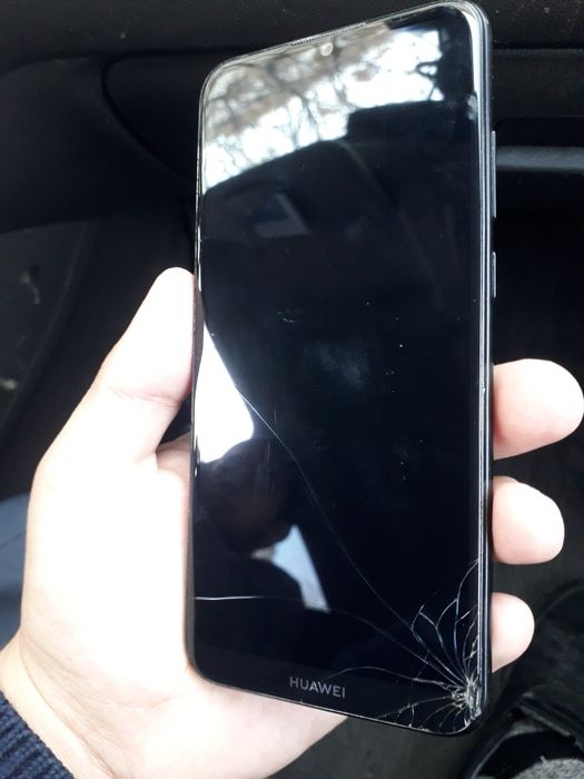 Продается Huawei y6 32 г