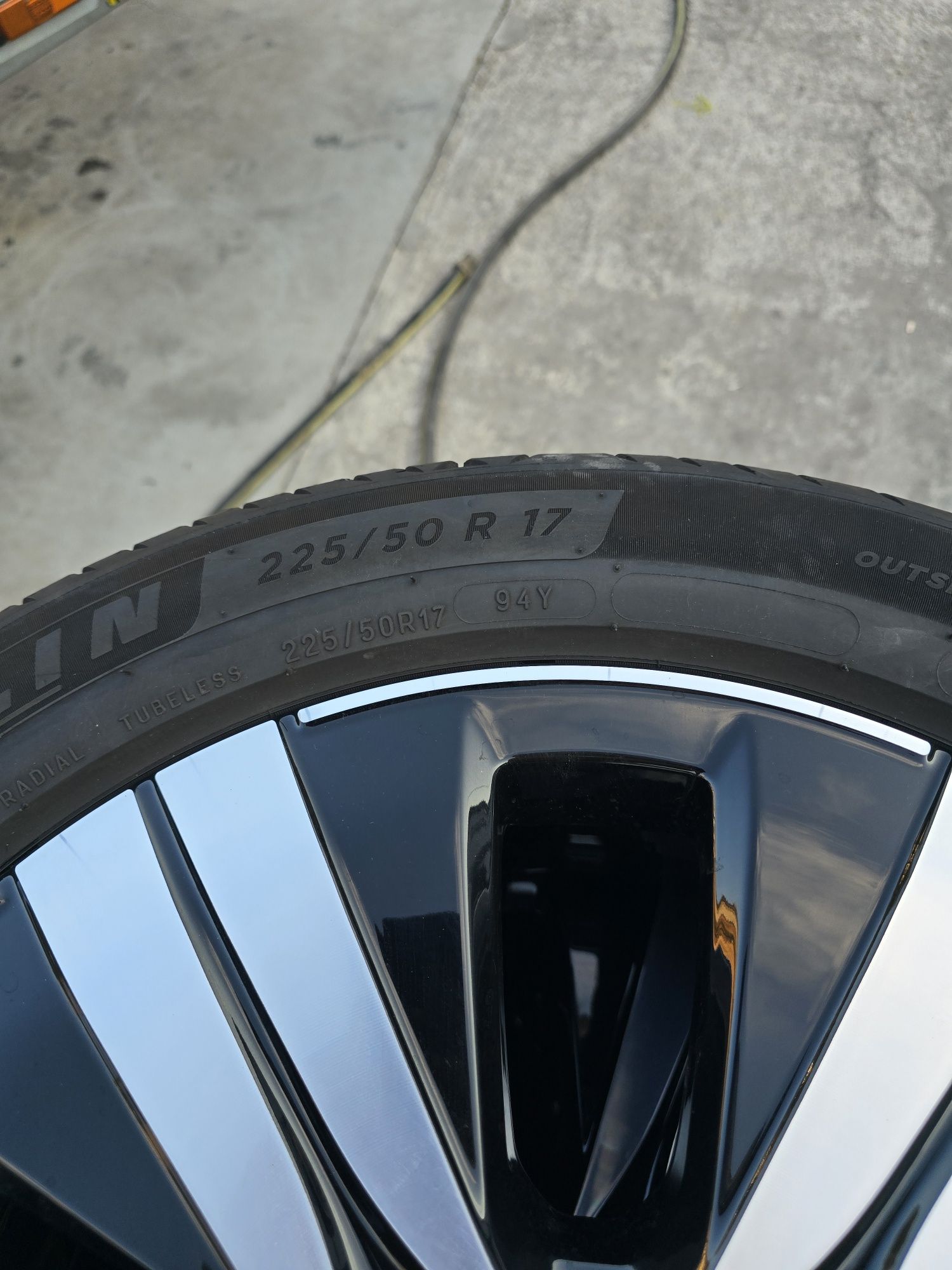 4 Броя Гуми 225/50/17 // 245/45/17 Michelin 23/24dot 6,8mm СПОРТ ПАКЕТ