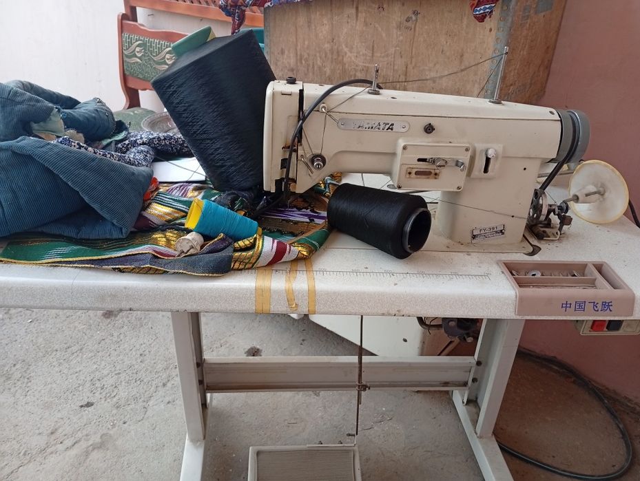 Tikuv moshina sotiladi