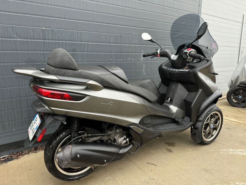 Fun moto vinde Piaggio Mp3 300cm ABS ASR 2018 Permis cat B