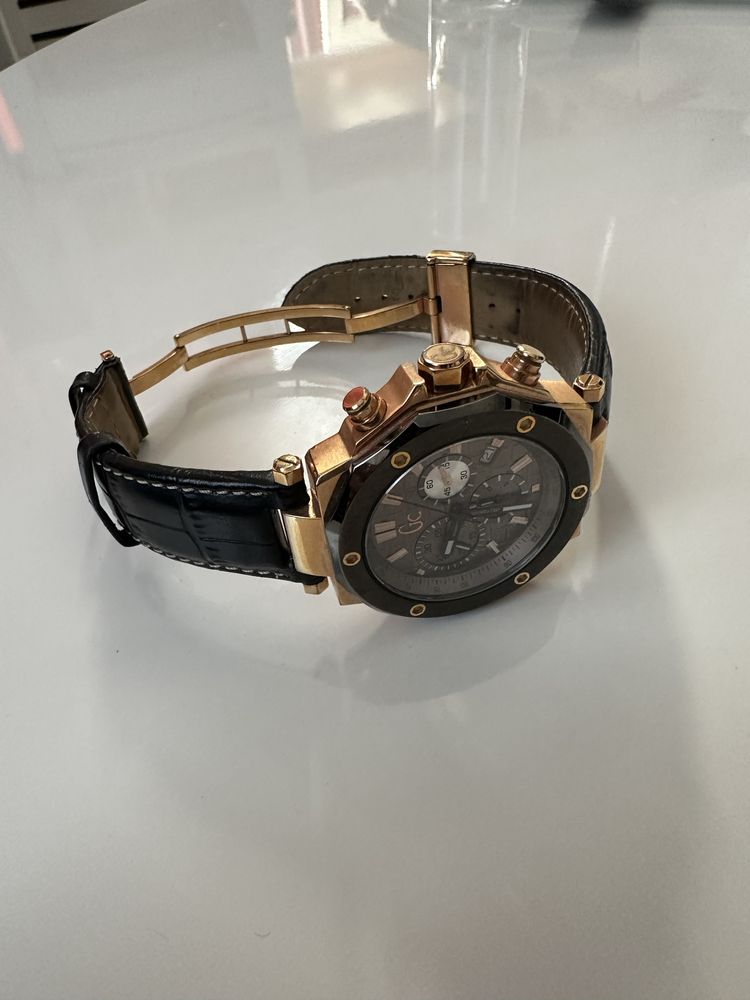 Vand ceas GC ( guess colection) Swiss made !