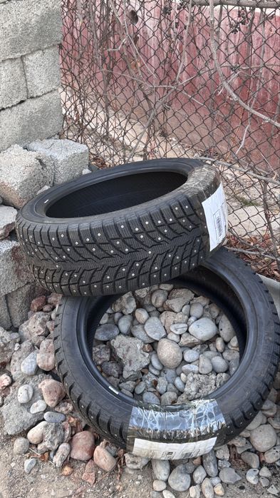 Шины зимние новые.
