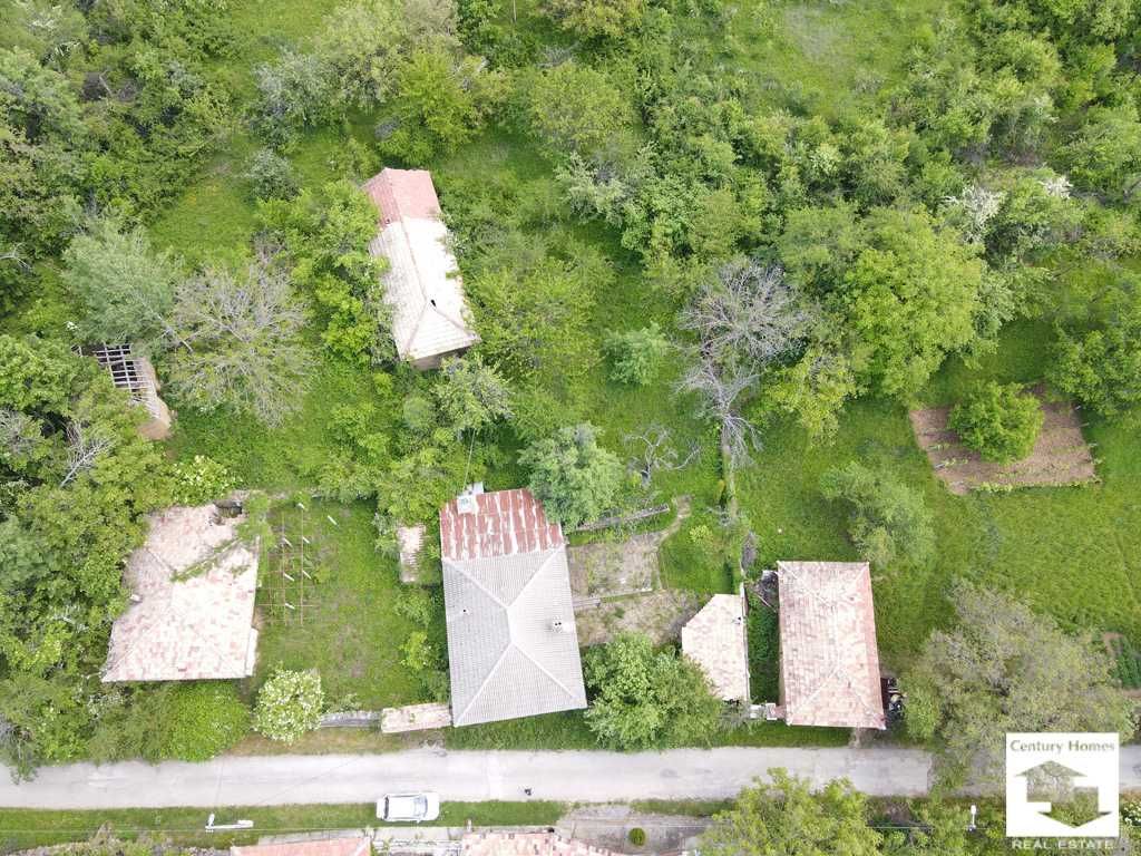 165096 Напълно обзаведена къща в с. Междени, близо до Габрово