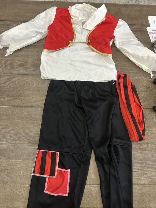 Costum Halloween pirat si prinț