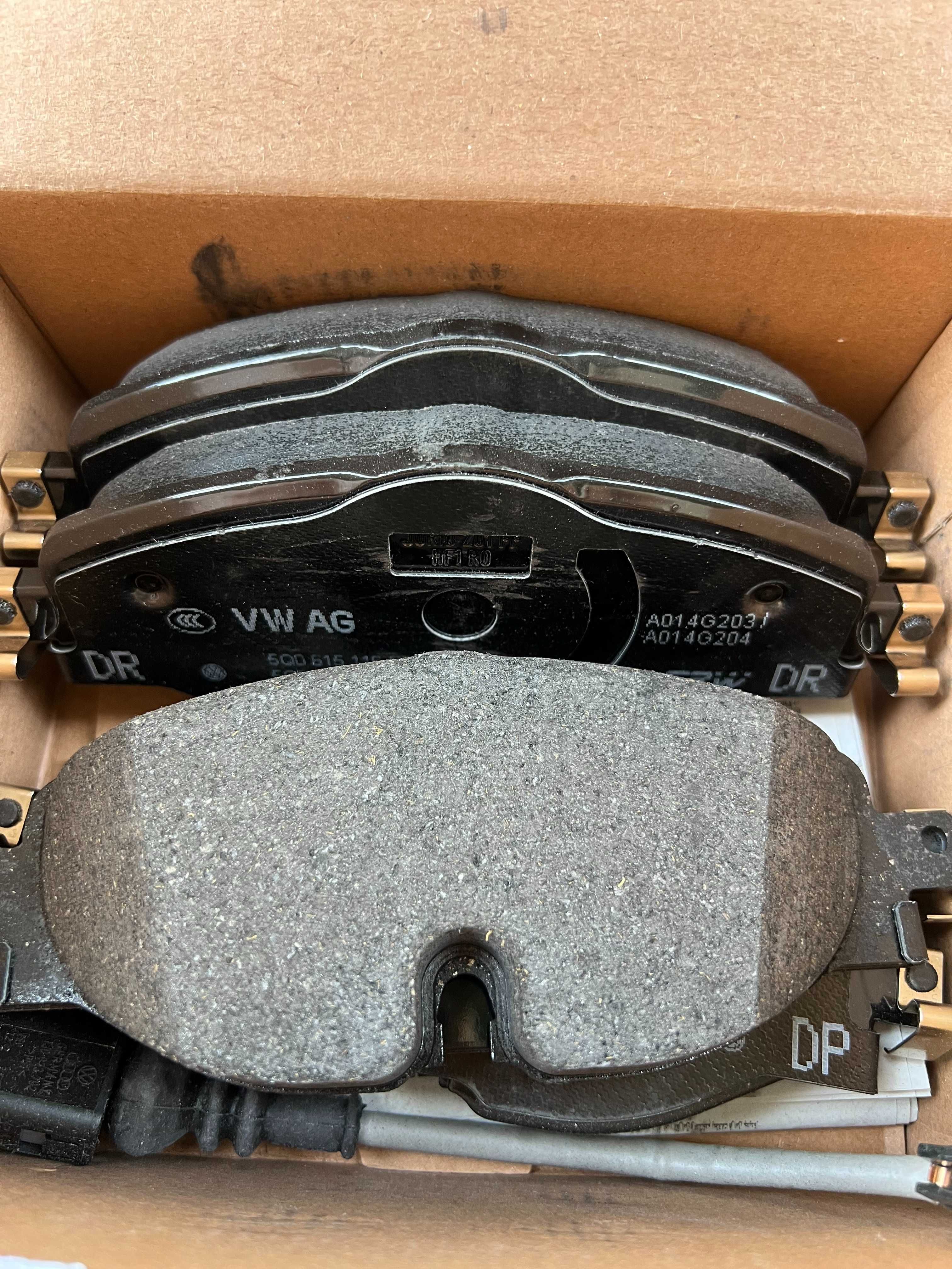 OE Предни накладки за VAG VW,Audi.Skoda Seat 8V0698151S