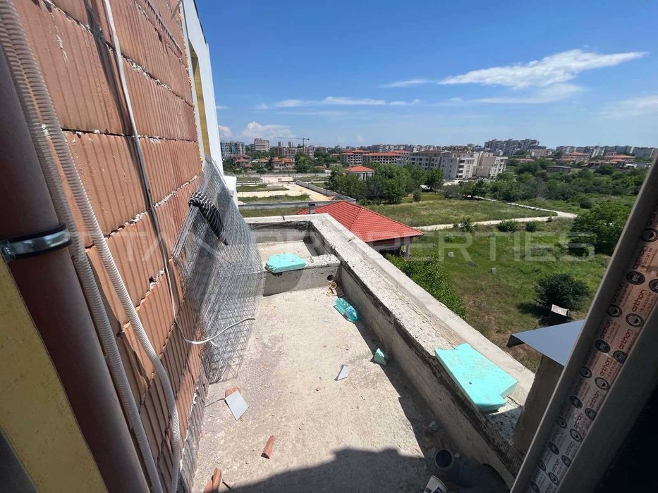 Продава се Четиристаен апартамент в Пловдив, Остромила - 189 кв.м за 1150 €/кв.м - Снимка #10