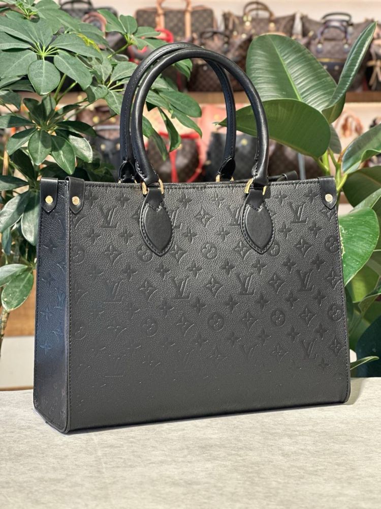 Geanta Louis Vuitton Noua !!! Dimensiuni 33/27 !!!