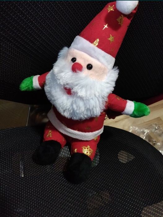 Plus mos Crăciun nou simpatic poate fi cadou