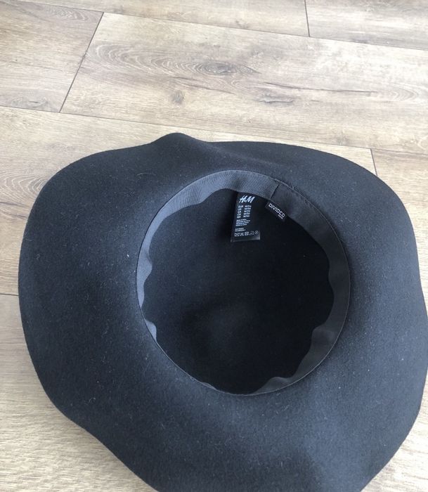 Зимна шапка с периферия h&m