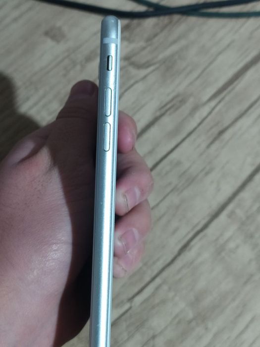 iPhone 8 narxi 980 min