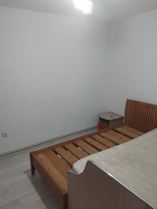 Vând apartament în Petroșani