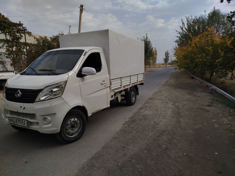 Changan moshina sotiladi