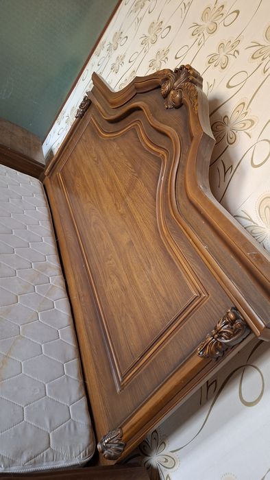 Спальная мебель. Кровать