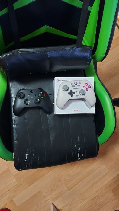 Set 2 controller xbox și game șir