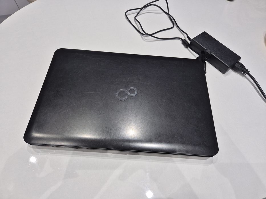 Продаю ноутбук Fujitsu