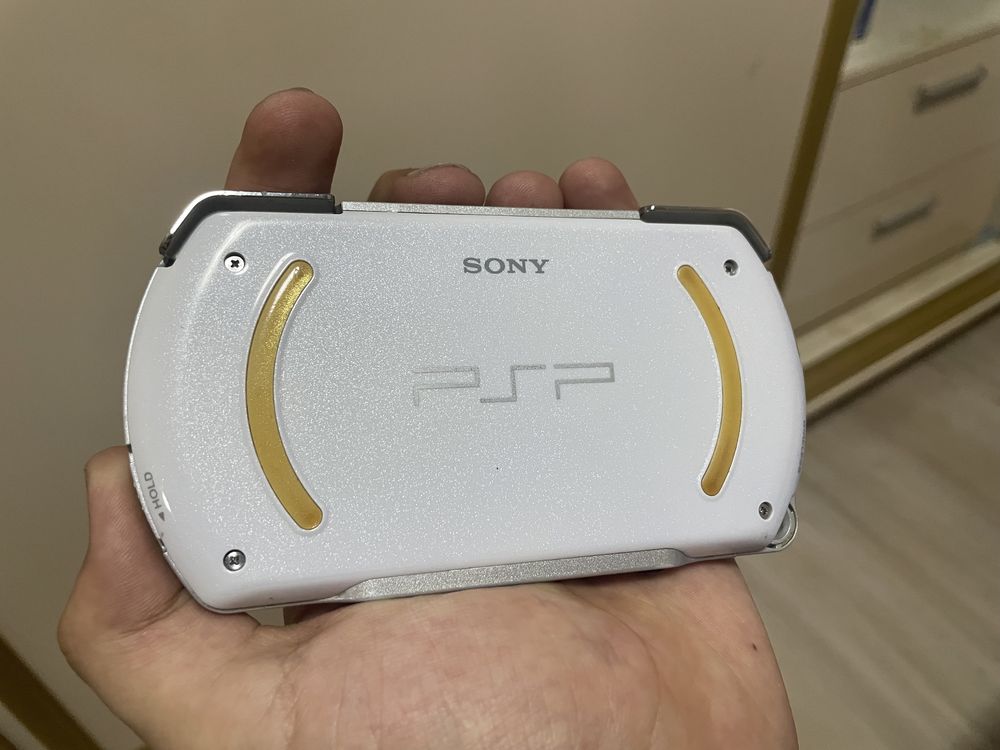 PSP GO приставка
