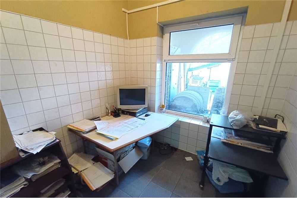 Продава се Промишлена сграда в Русе, Промишлена зона - Запад - 2245 кв.м за 153 €/кв.м - Снимка #17