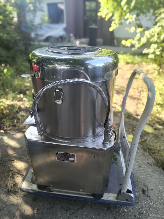 Masina de curățat cartofi