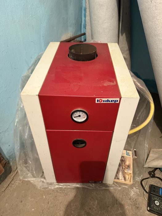 Продам газовый катёль надполный