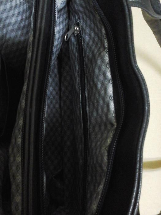 дамска чанта кожена в черен цвят