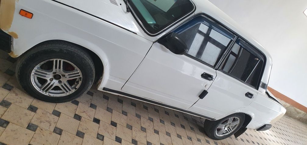 Vaz 21 07 oq 1984 yil benzin