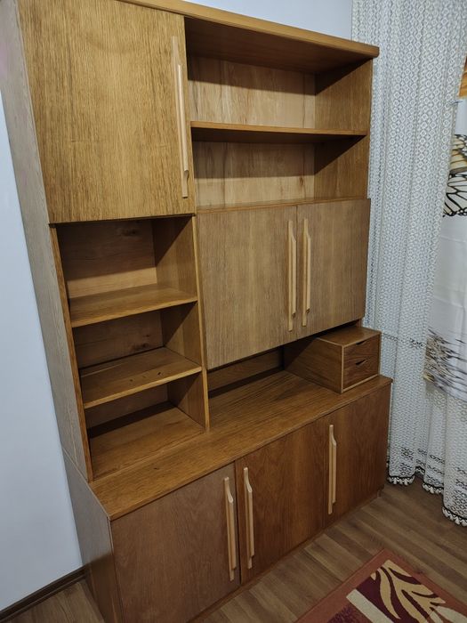 Gratis - corp mobilier și canapea