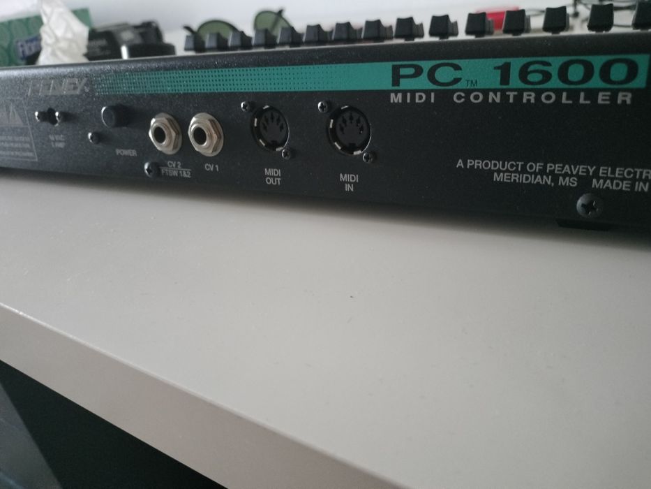 Peavey PC 1600 – Controler MIDI profesional cu 16 fader-e