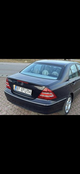 Vand mercedez c220 Avntgarde impecabil