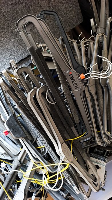 Вешалки для одежды