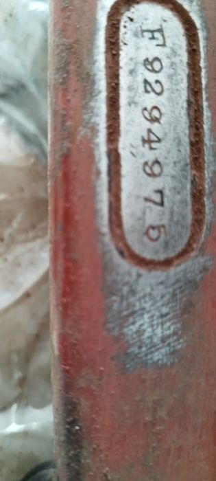 Mașină de cusut SINGER seria f