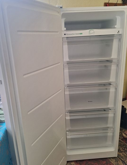 Congelator Candy 165l