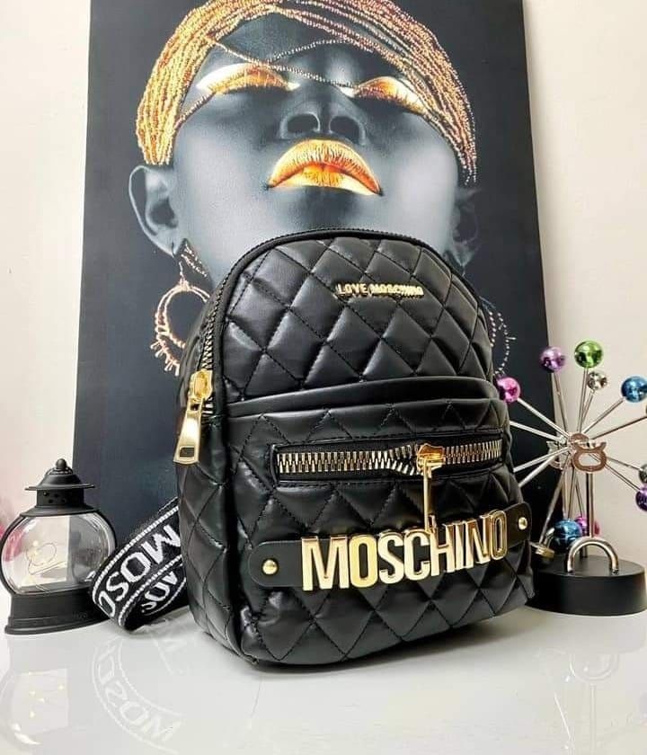 Seturi  Moschino,modele diferite,curea+rucsac,logo metalic