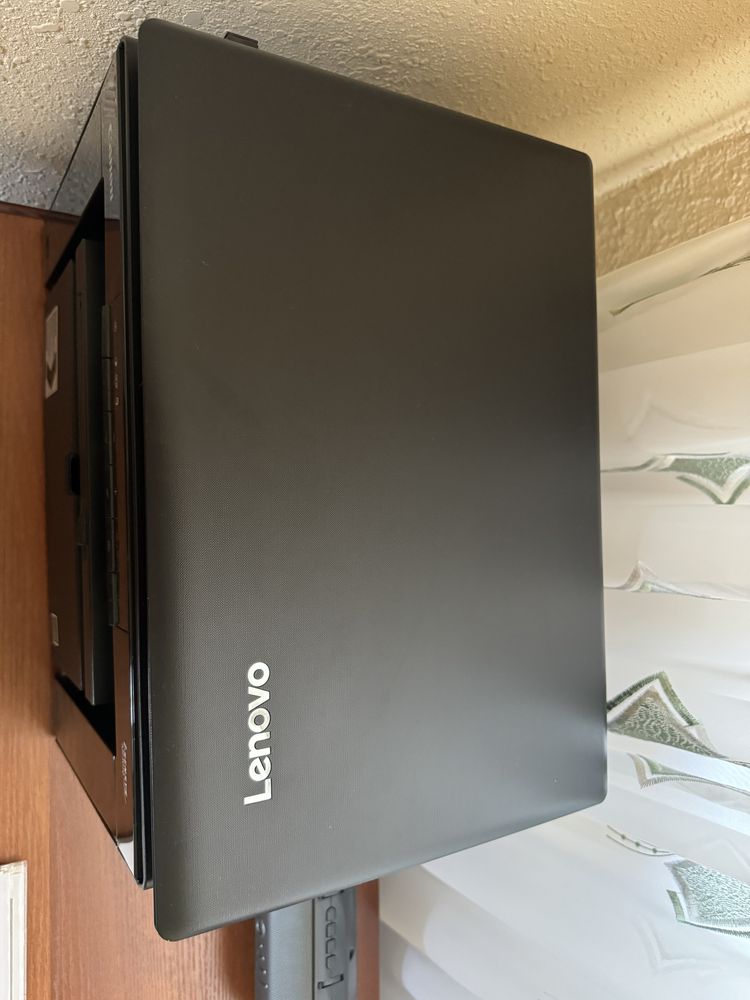 Lenovo notbuk sotiladi