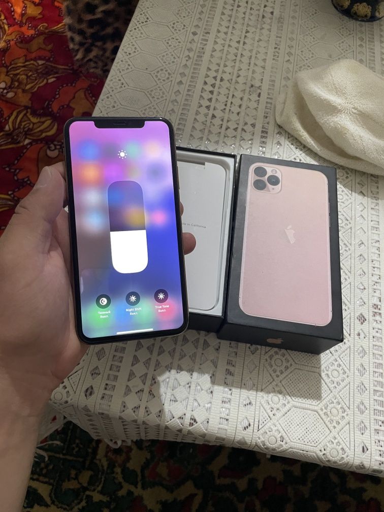 Iphone 11 pro max 256 gb ll/a торг имеется
