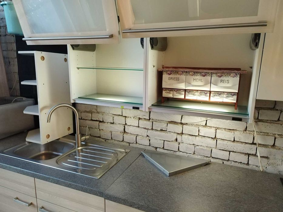 Кухня с електроуреди